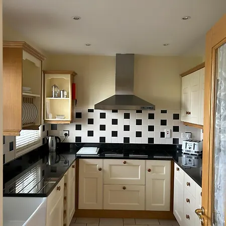 Number 3 Bank House *